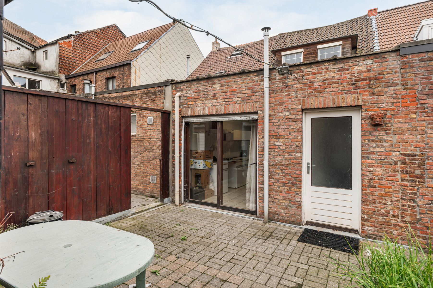 Verrassend ruime woning met koer foto 15