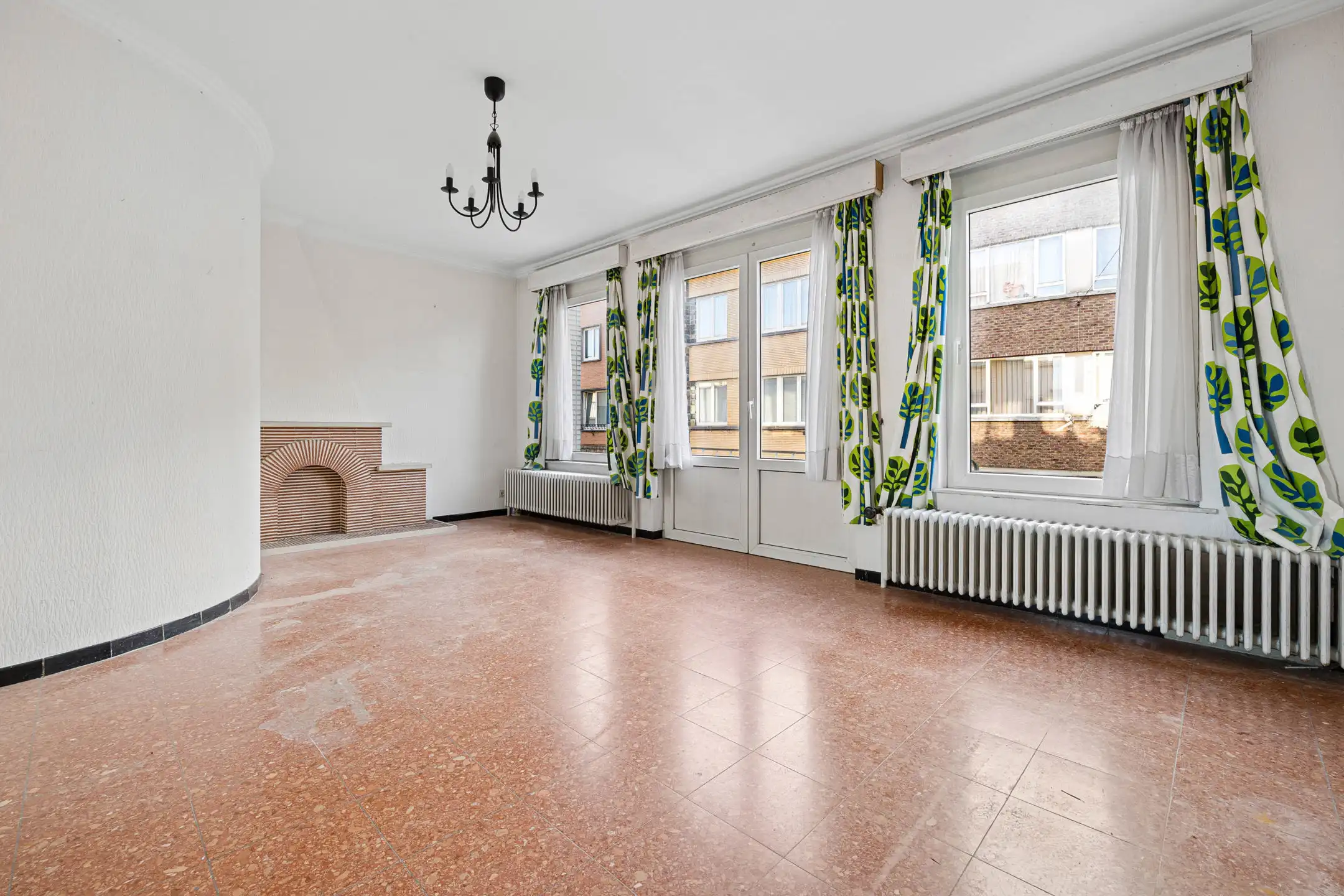 Huis met “mooie verdieping”: 2 slaapkamers + studeerkamer foto 2