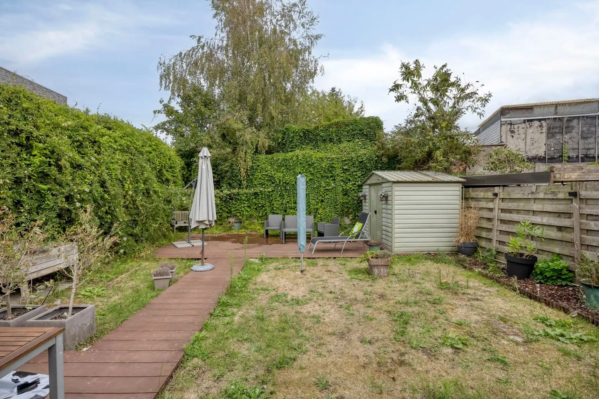 STIJLVOLLE EN INSTAPKLARE WONING MET TUIN EN CARPORT ! foto 17