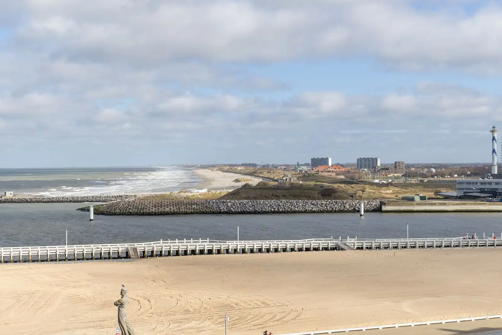 Prachtig appartement met panoramisch zeezicht en 2 slpk foto 3