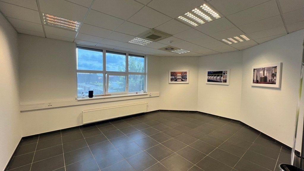 Logistiek bedrijfspand te huur in de haven van Gent foto 18