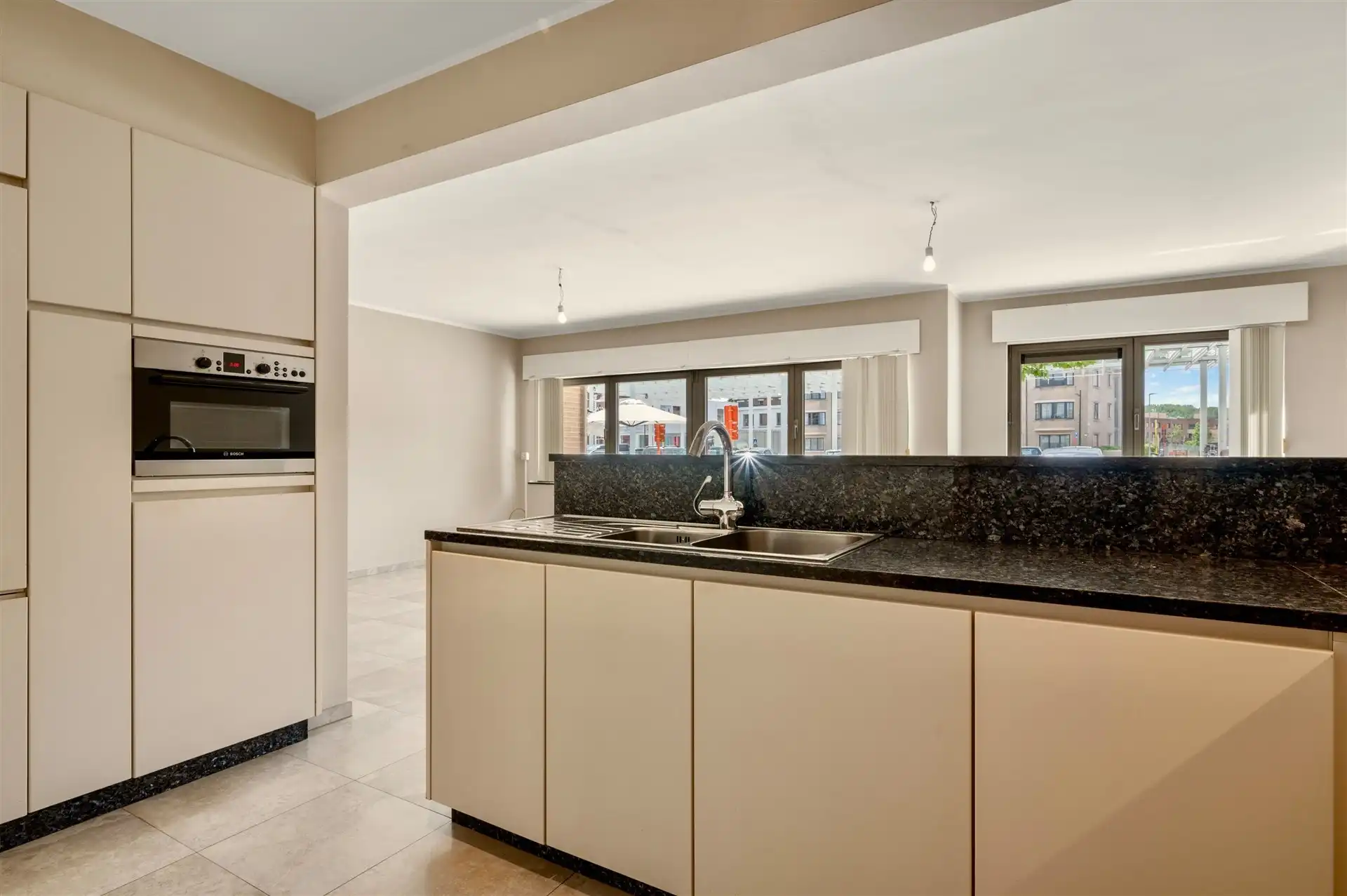 Uiterst centraal gelegen appartement met 2 slpks foto 8