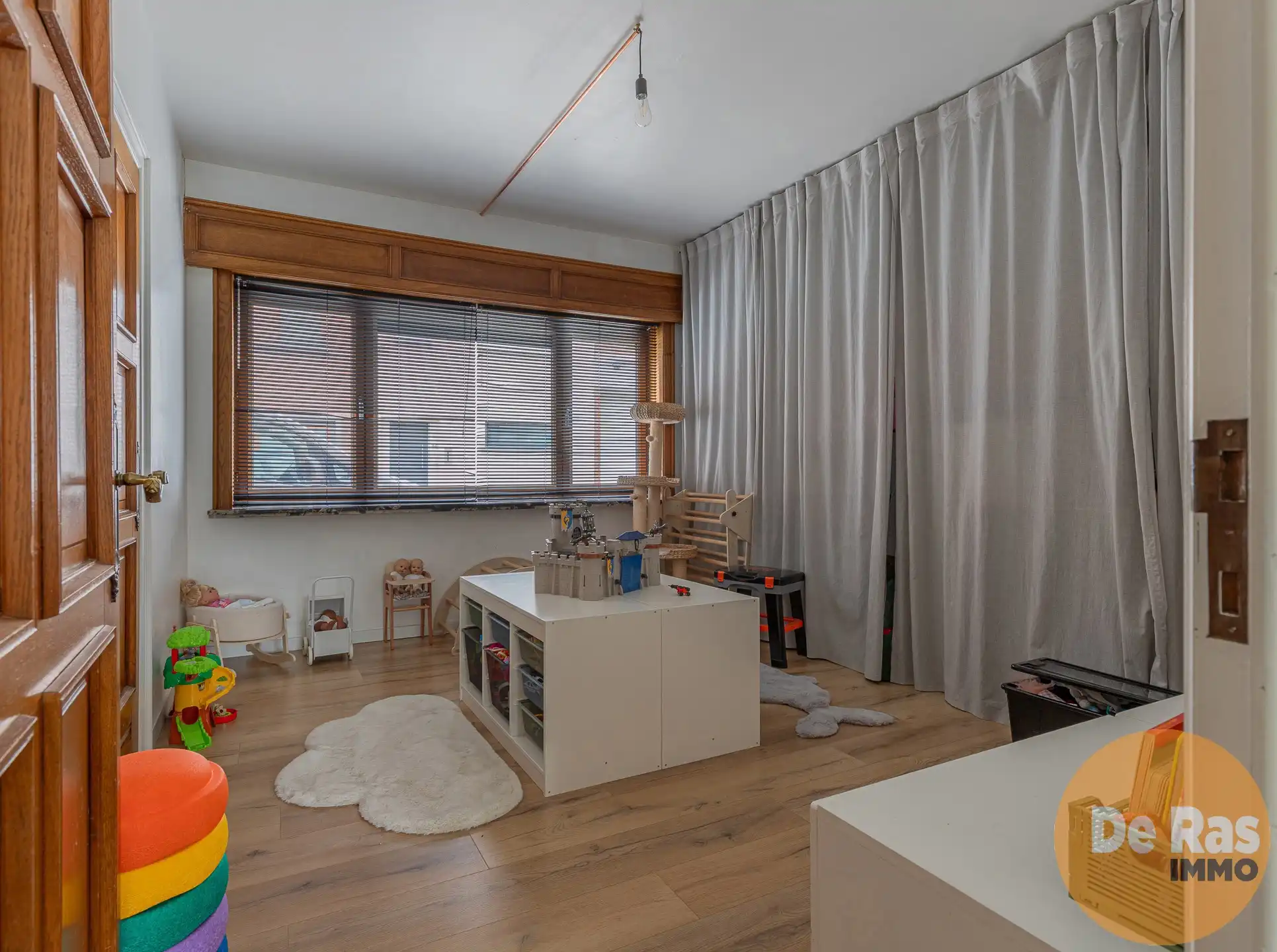 WETTEREN - Ruime instapklare woning met grote garage foto 4