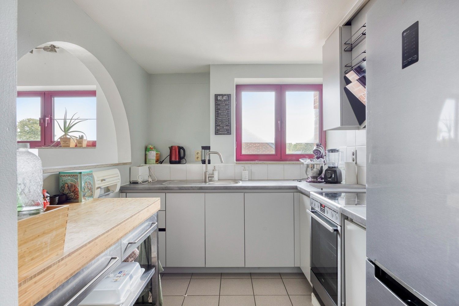 Instapklaar appartement met twee slaapkamers in Maasmechelen foto 9