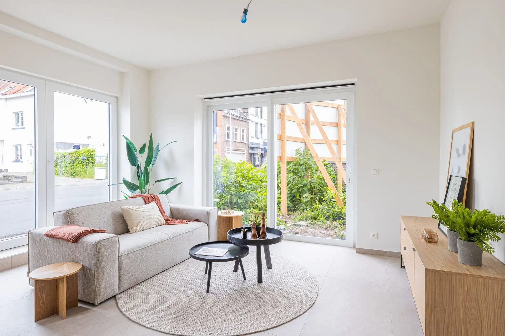 Modern gelijkvloers wonen met tuin foto 3