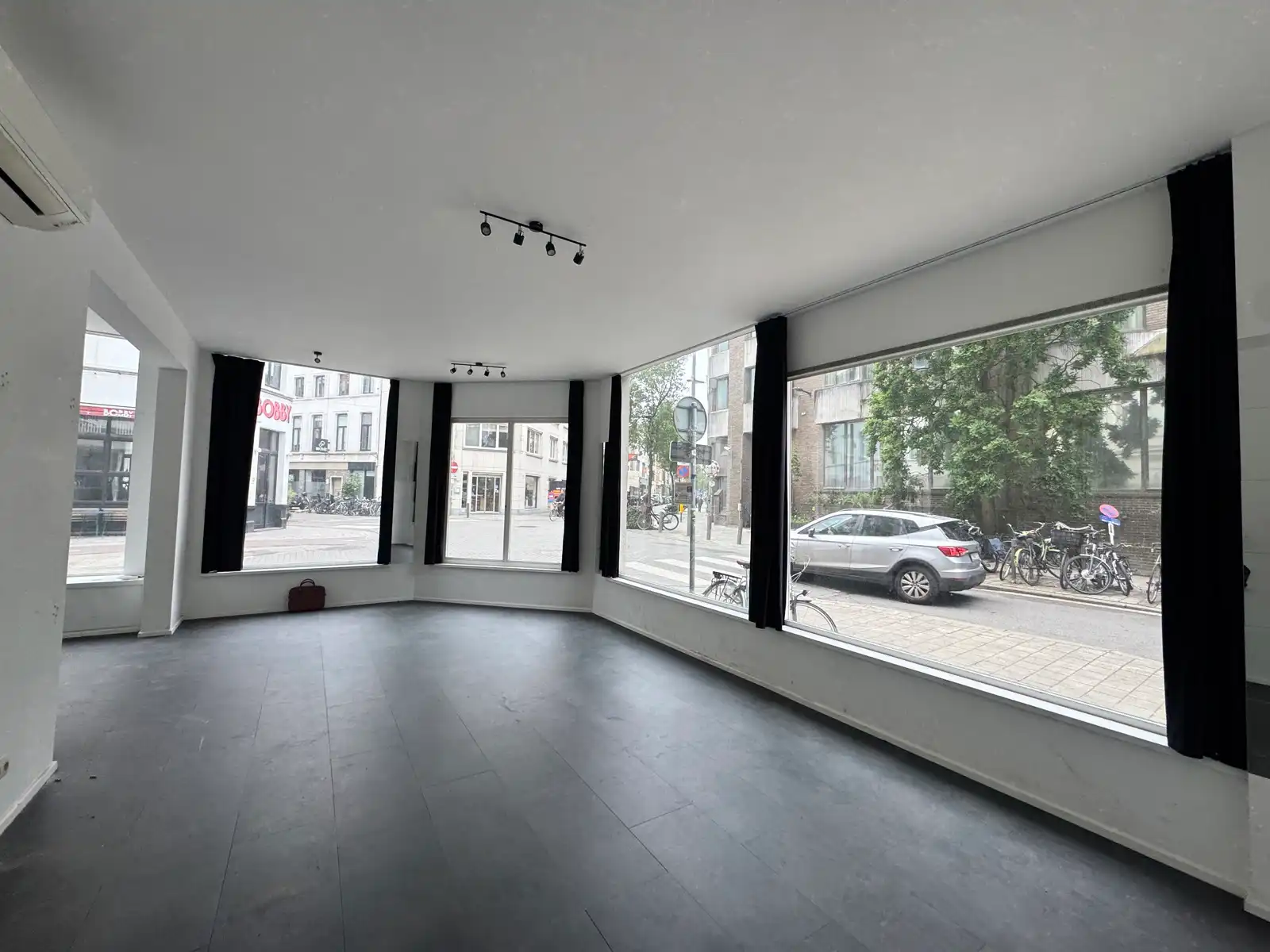 Unieke commerciële kans op zichtlocatie aan de Isabellalei foto 4