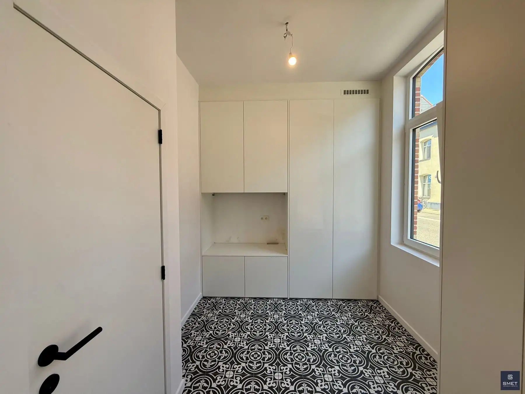 RUIME, VOLLEDIG GERENOVEERDE WONING MET 3 SLPKS foto 8