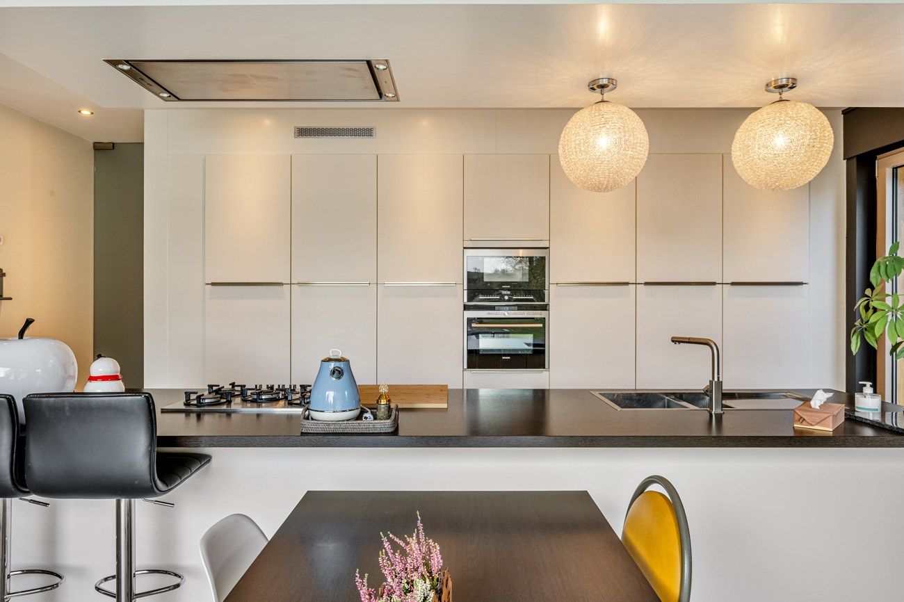 Instapklare open bebouwing met 4 slaapkamers en 2 badkamers foto 16