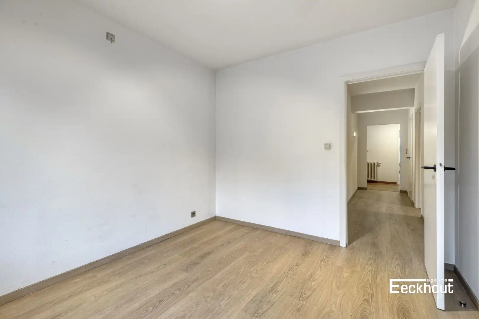 Ruim instapklaar appartement met 3 slaapkamers in centrum Oostende, met fietsenberging en dicht bij strand!  foto 9