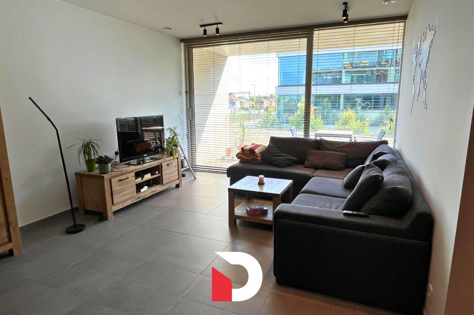 Modern appartement met 2 slaapkamers met ruim terras. foto 4