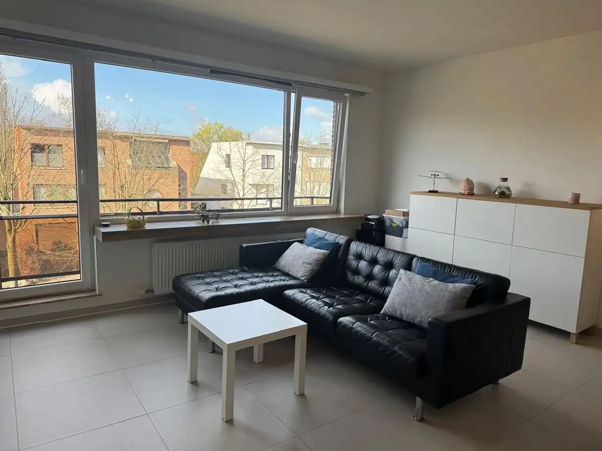 Mooi gerenoveerd 2 slaapkamer appartement foto 7