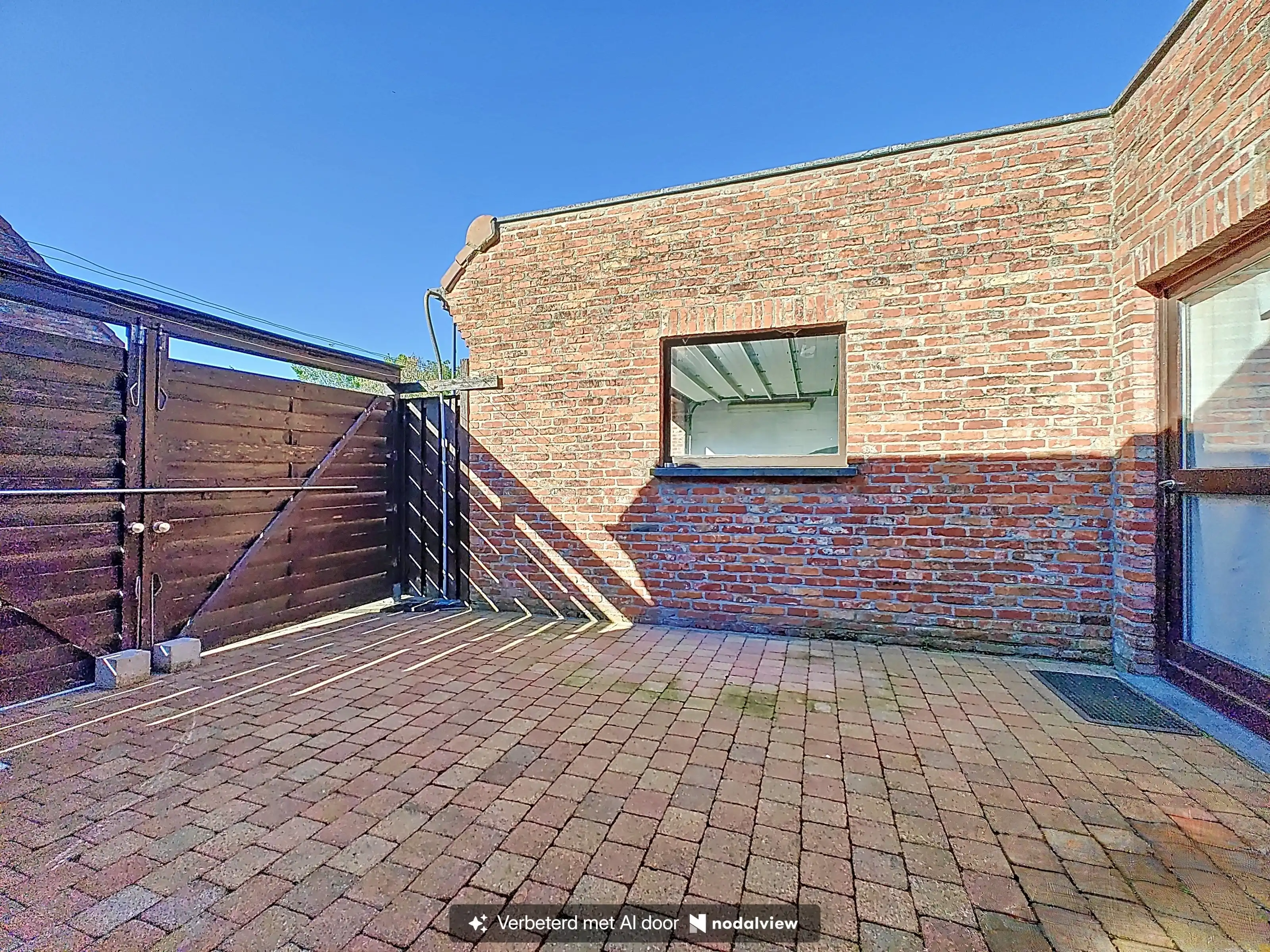 Goed gelegen woning met dubbele garage. foto 6