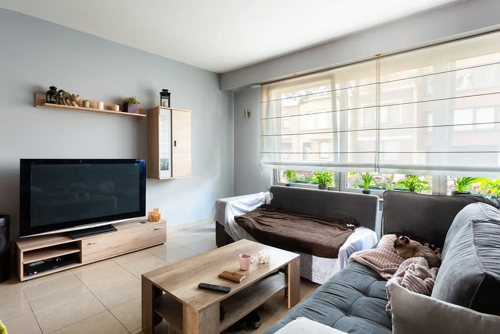 Opbrengsteigendom met 6 appartementen en 9 garageboxen foto 8