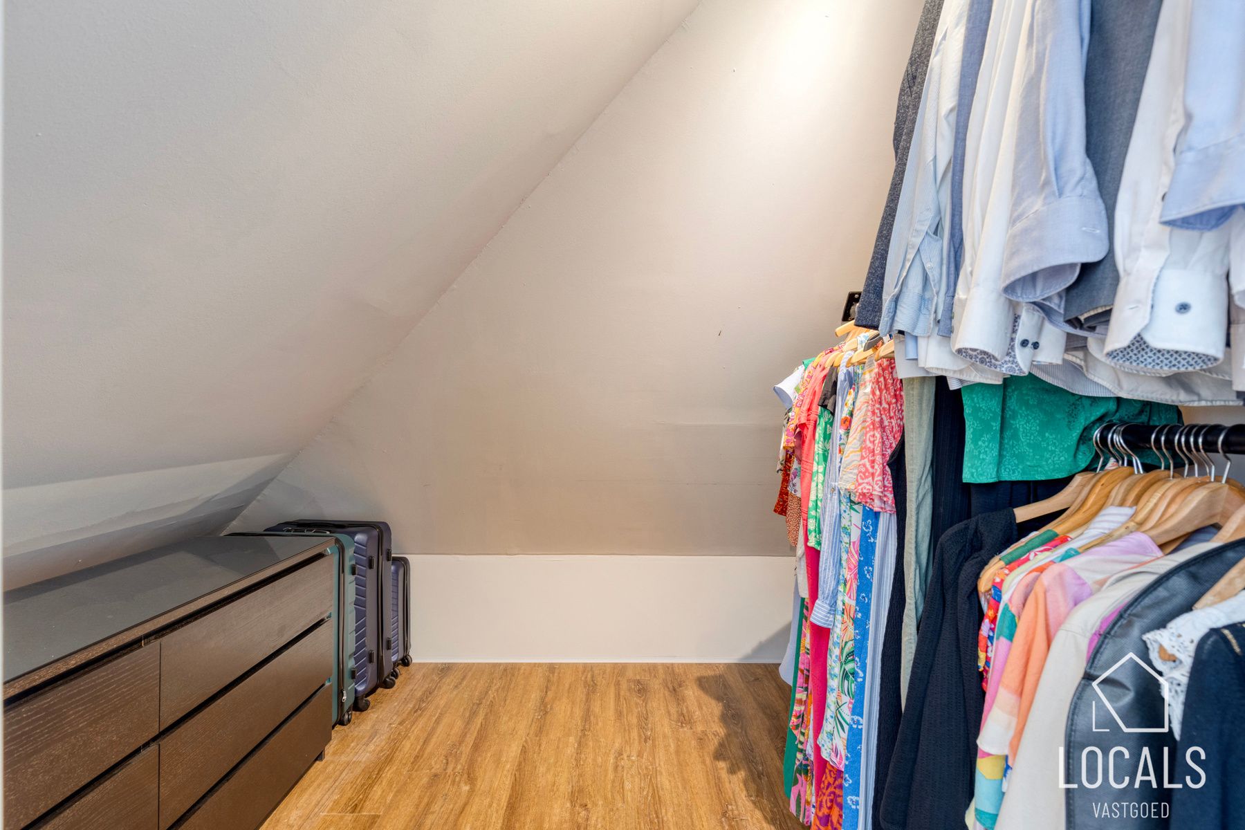 Halfopen bebouwing in het pitoreske Pollare foto 18