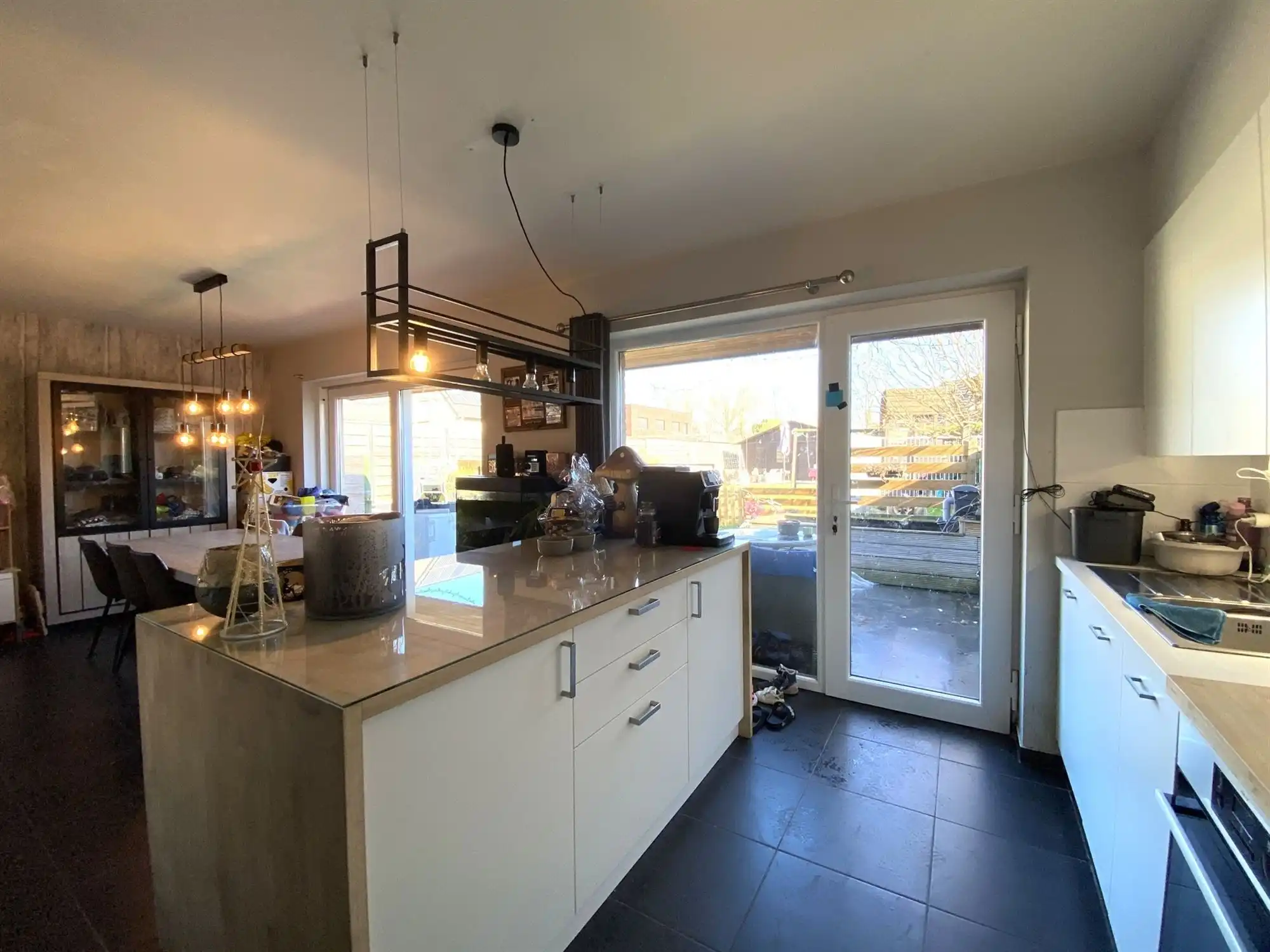 Halfopen bebouwing met drie slaapkamers in rustige woonwijk foto 7