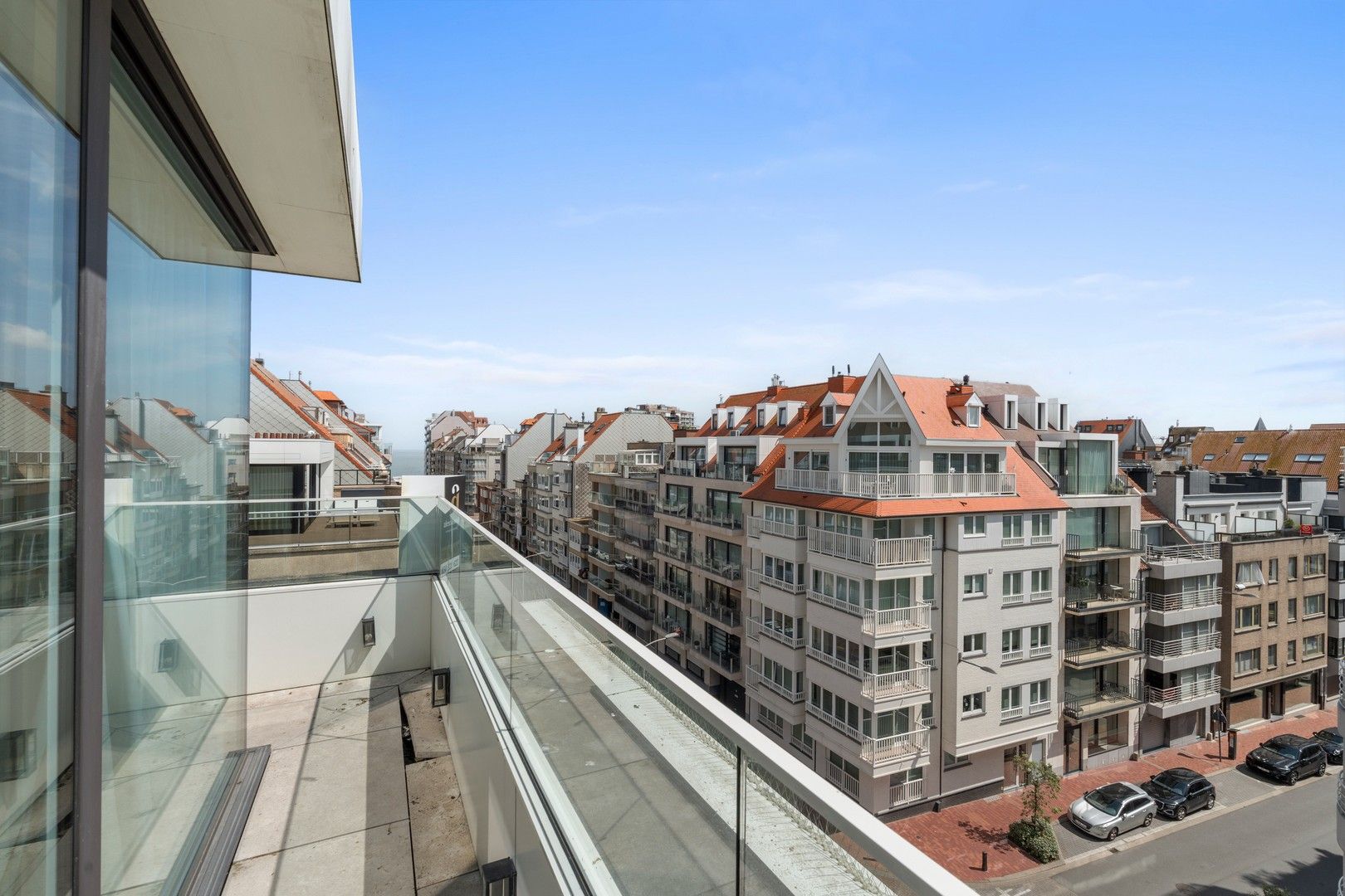 Prachtig penthouse met unieke zonneterrassen gelegen in het centrum van Knokke, op wandelafstand van de zee en de winkels. foto 14