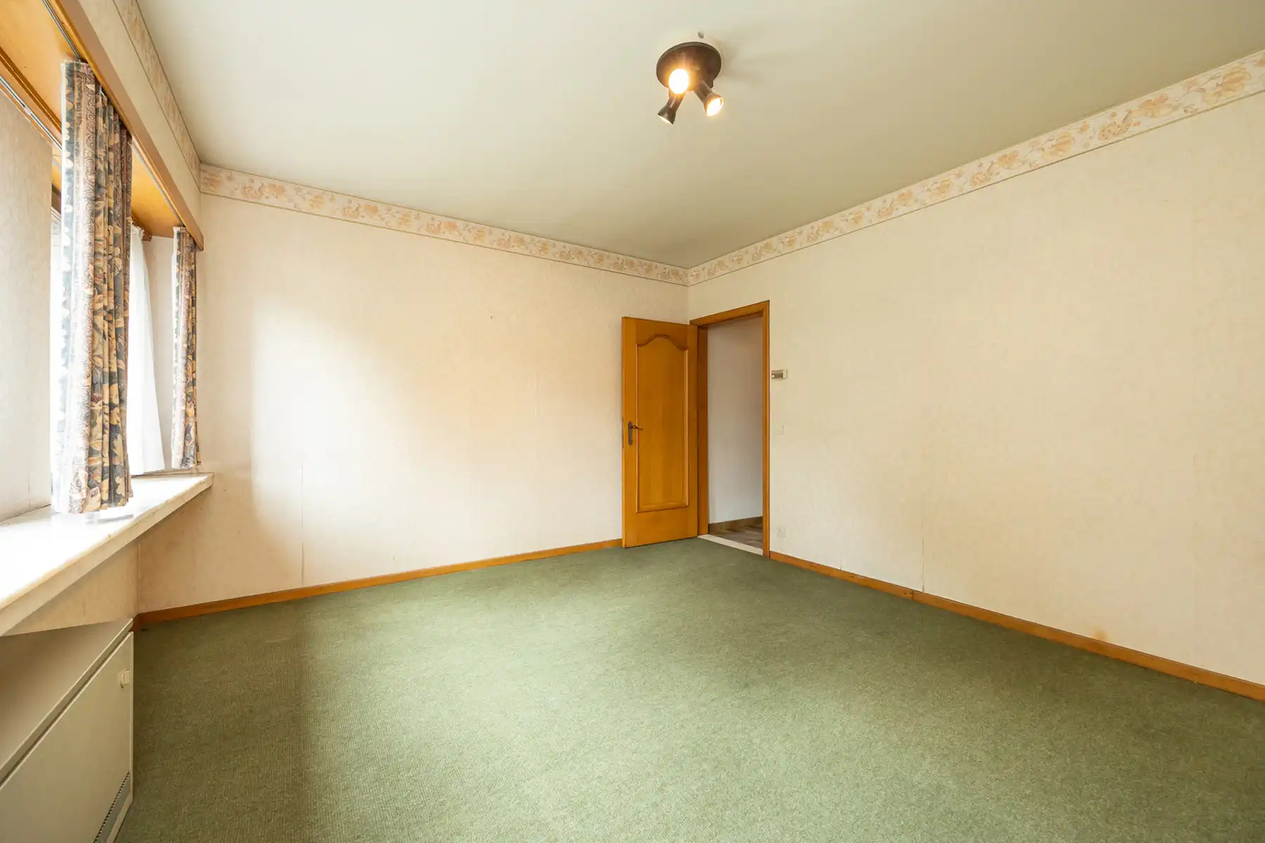 Laagbouwwoning met 3 slaapkamers en garage op een perceel van 629m².  foto 16