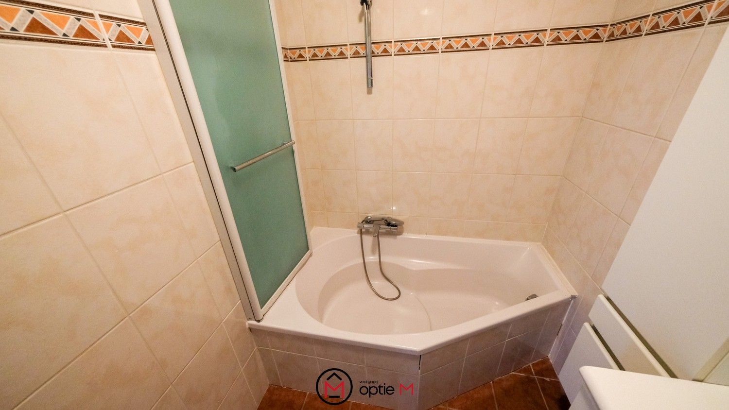 Investeringspand met handelsruimte en appartement in Merem Bilzen foto 14
