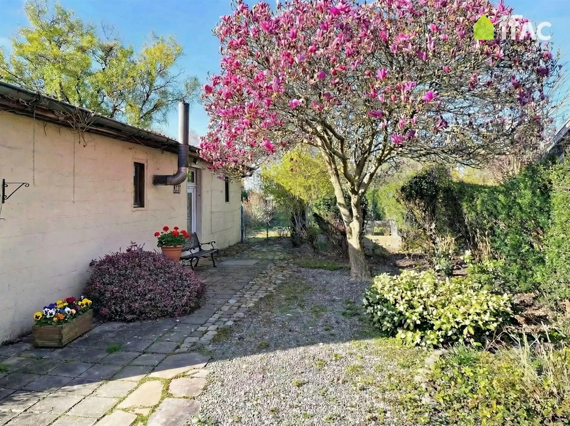 Rustig gelegen villa met atelier ±60m² op 10,25a foto 15