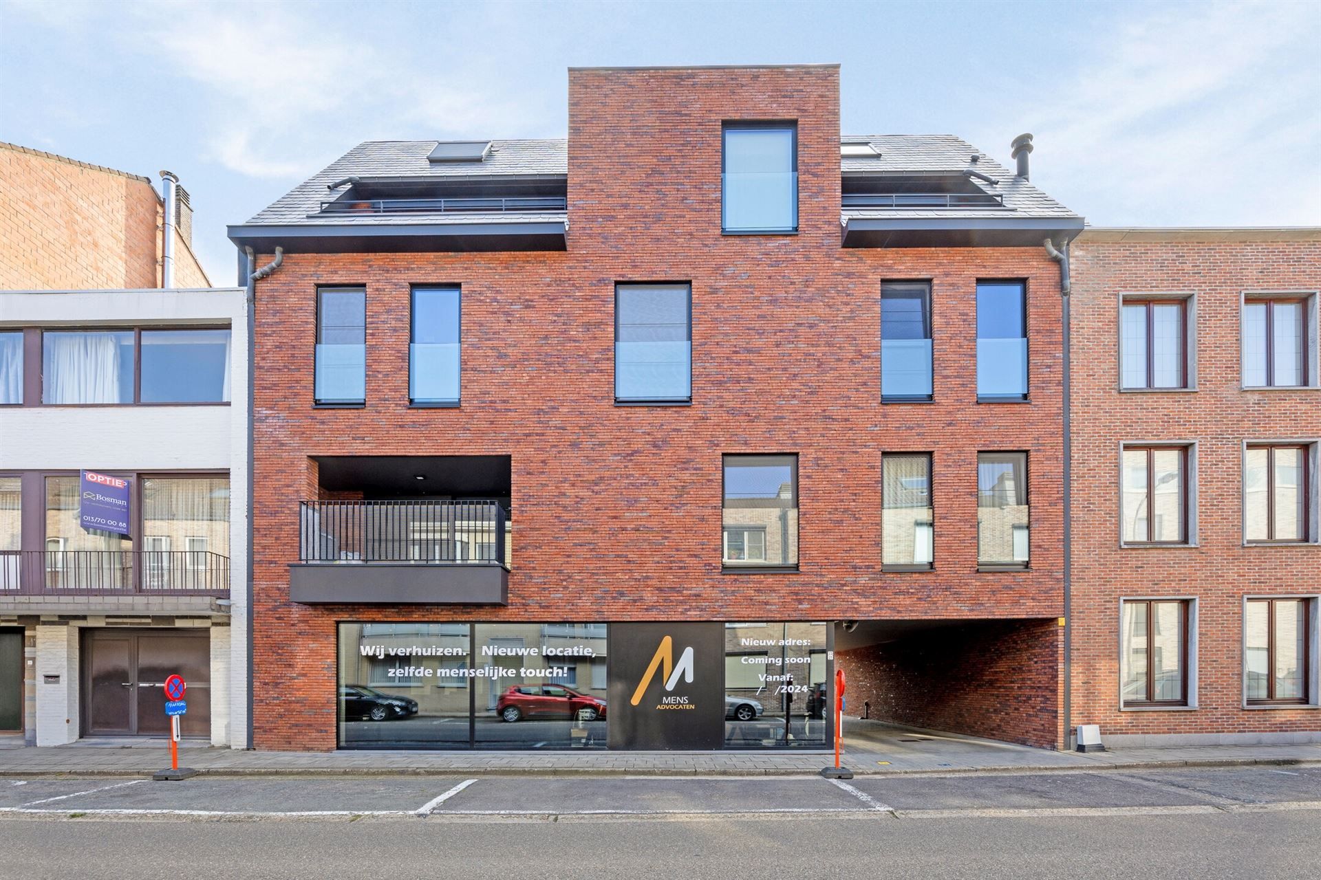 Modern kantoorgebouw van 75m² op toplocatie in Tessenderlo foto 1