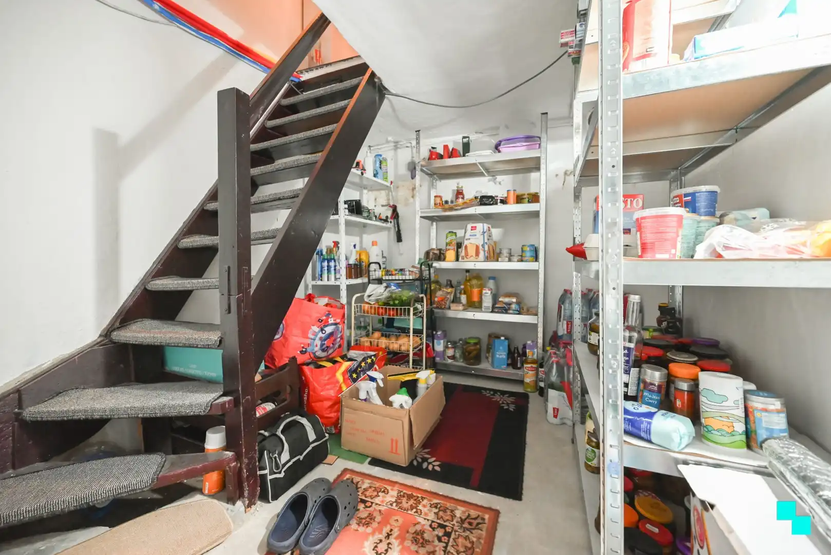 Instapklare, gerenoveerde woning met achteruitgang te Izegem foto 18
