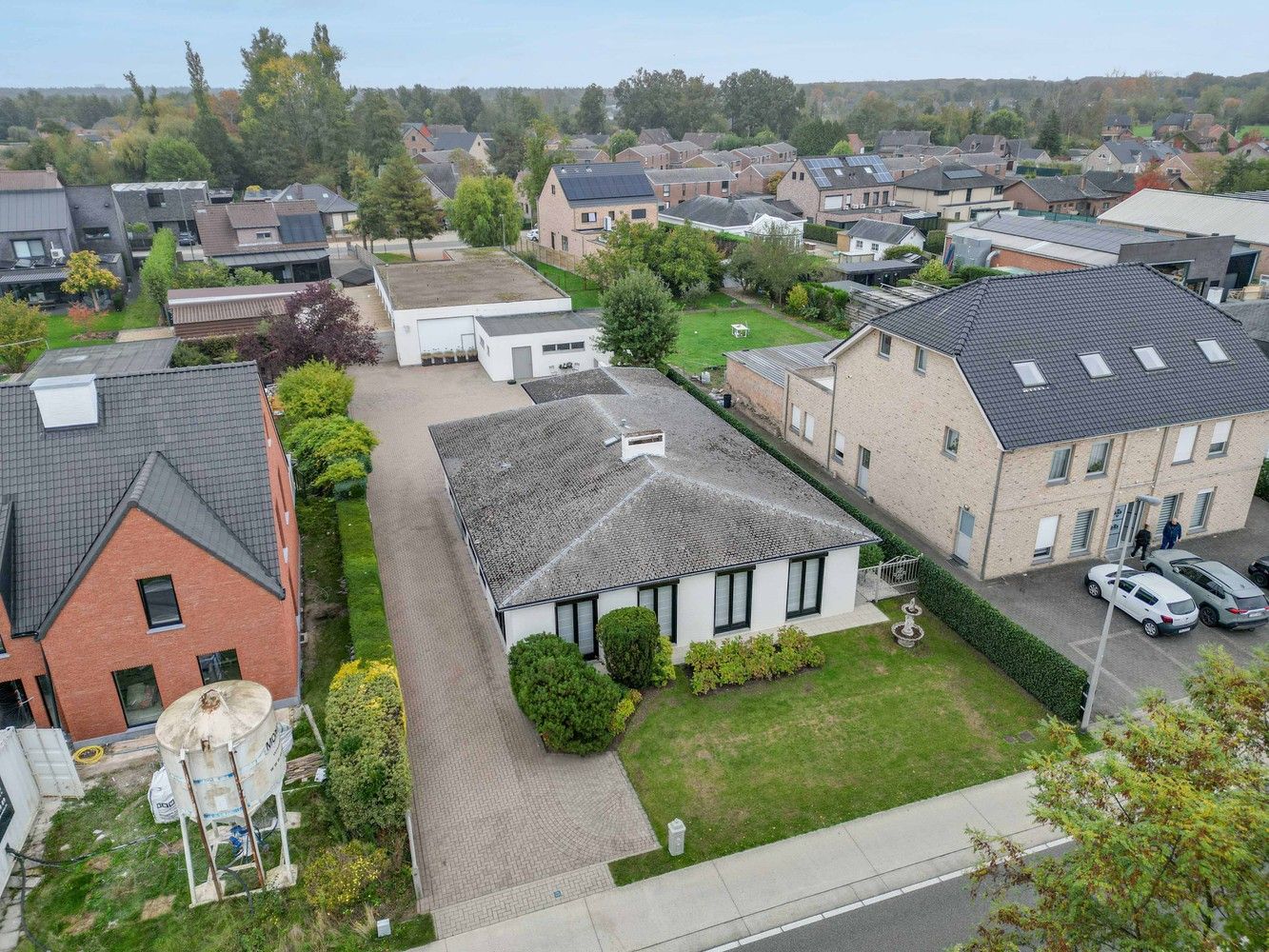 Polyvalente (bedrijfs)hal van ca. 260m2 met woonst foto 4