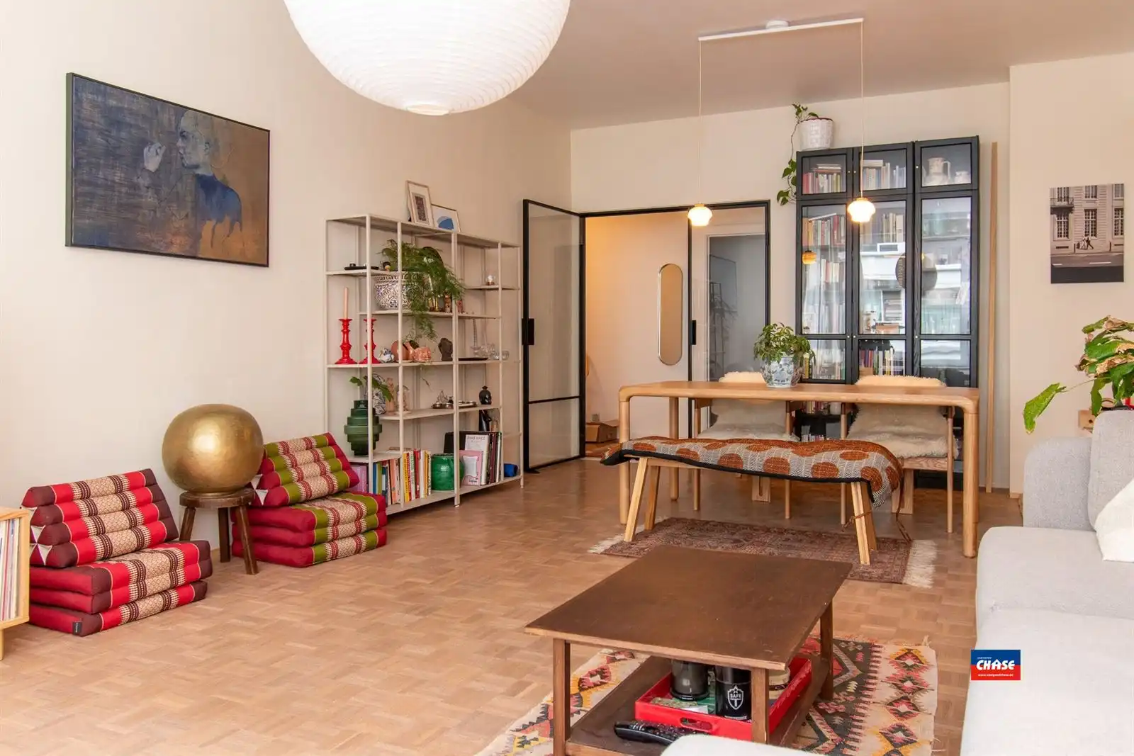 Ruim, instapklaar appartement met drie slaapkamers en terras gelegen op toplocatie! foto 3