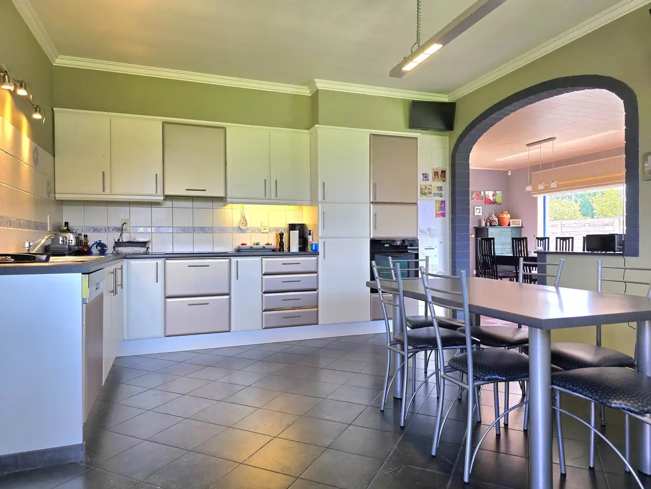 TE KOOP : WINKEL / TOONZAAL 386 m² met ruime woonst (momenteel "FIETSEN GAETHOFS") - ideale investering op een toplocatie! foto 23