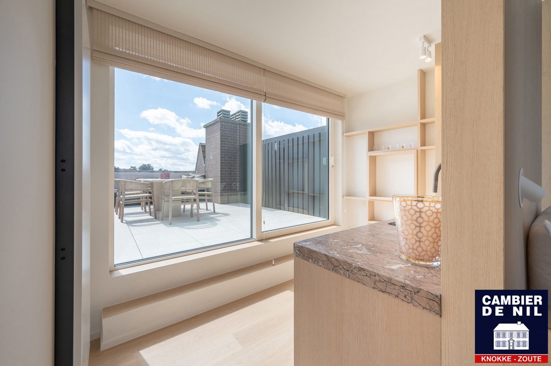 Vernieuwd appartement met open zichten mooie terrassen foto 24