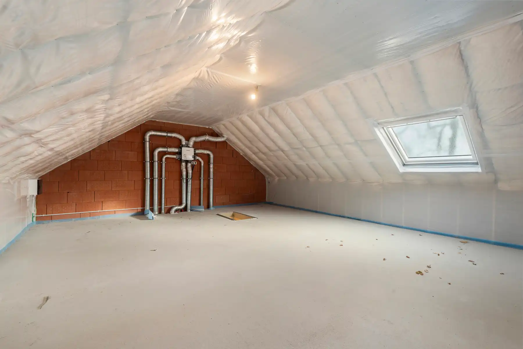 Moderne, halfopen woning foto 10