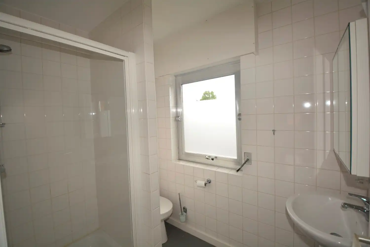 TE RENOVEREN WONING MET 5 SLK EN GARAGE! foto 8