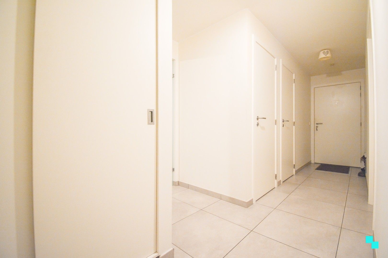 Recent, gelijkvloers appartement met garagebox te Westrozebeke foto 10