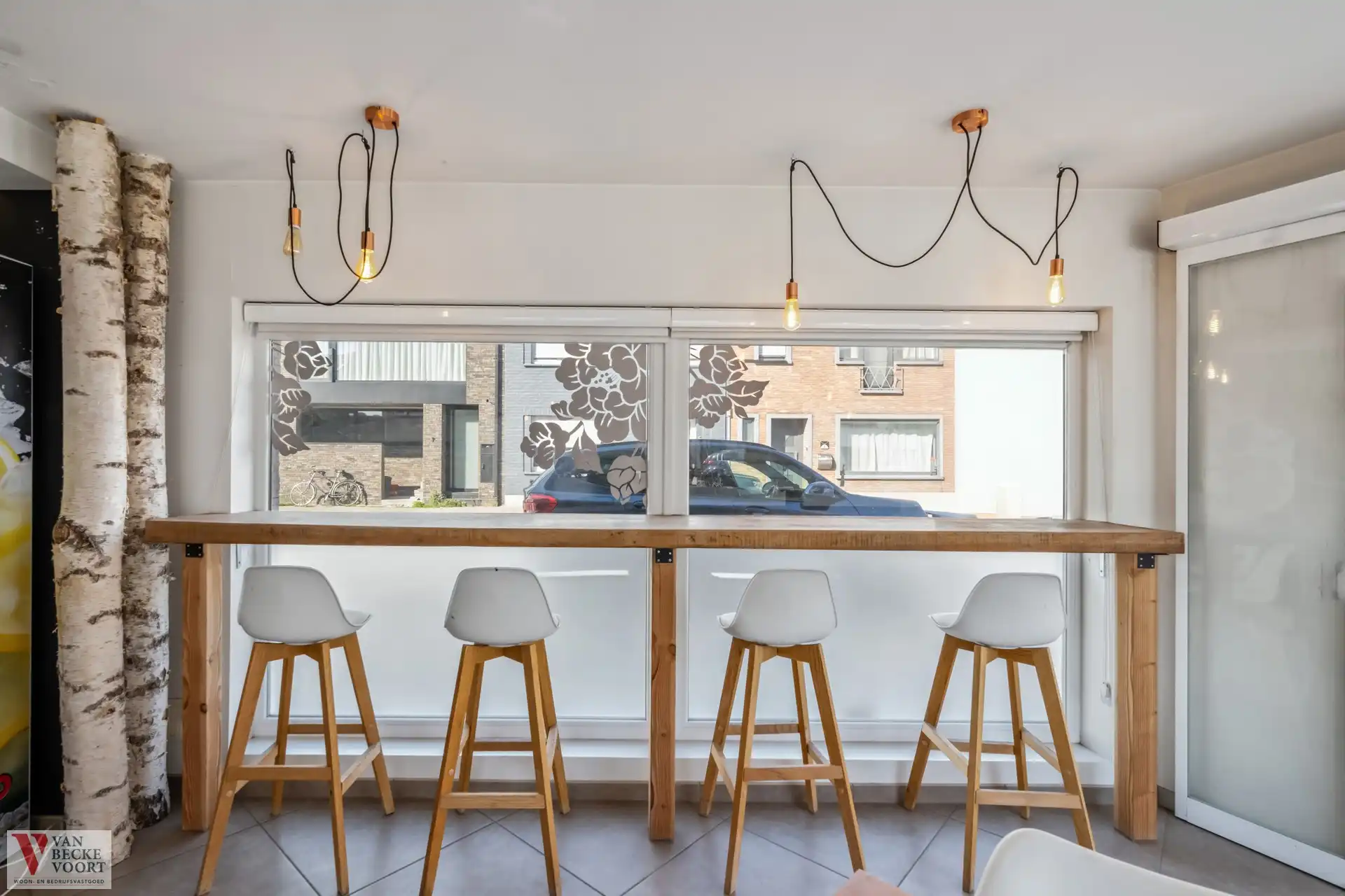 Handelspand op hoekligging met garage foto 4