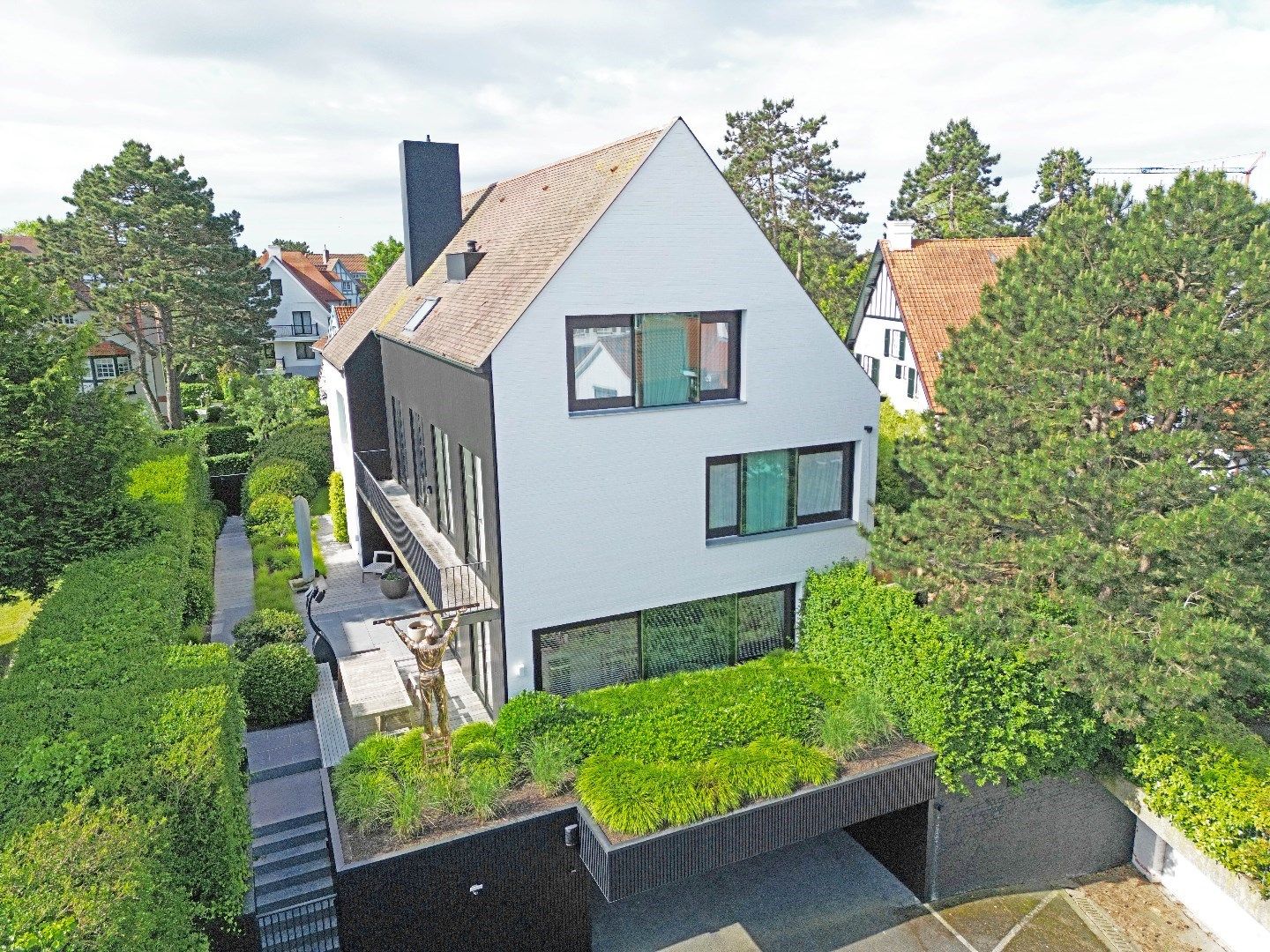 Exclusieve en zeer ruime villa gelegen in een paadje in het Zoute foto 5