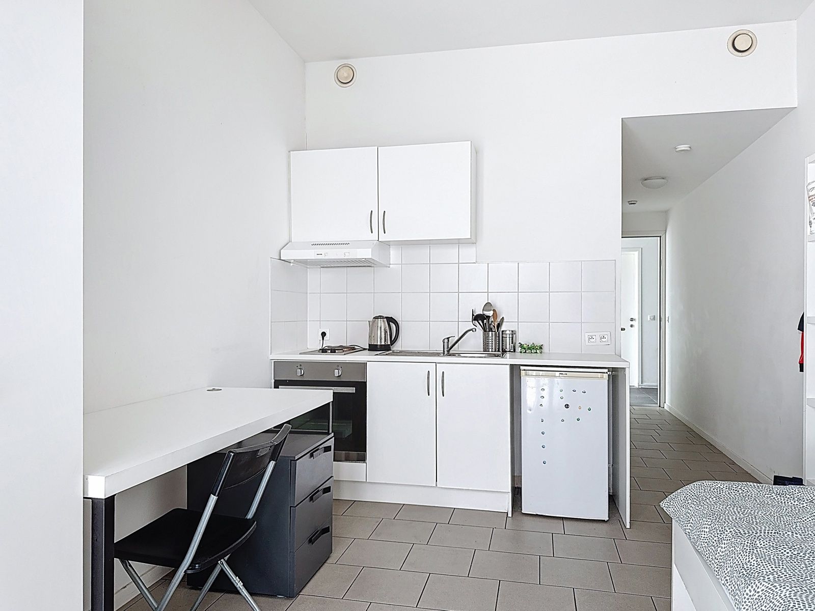 Studentenkamer met terras, kelder en parking. foto 3