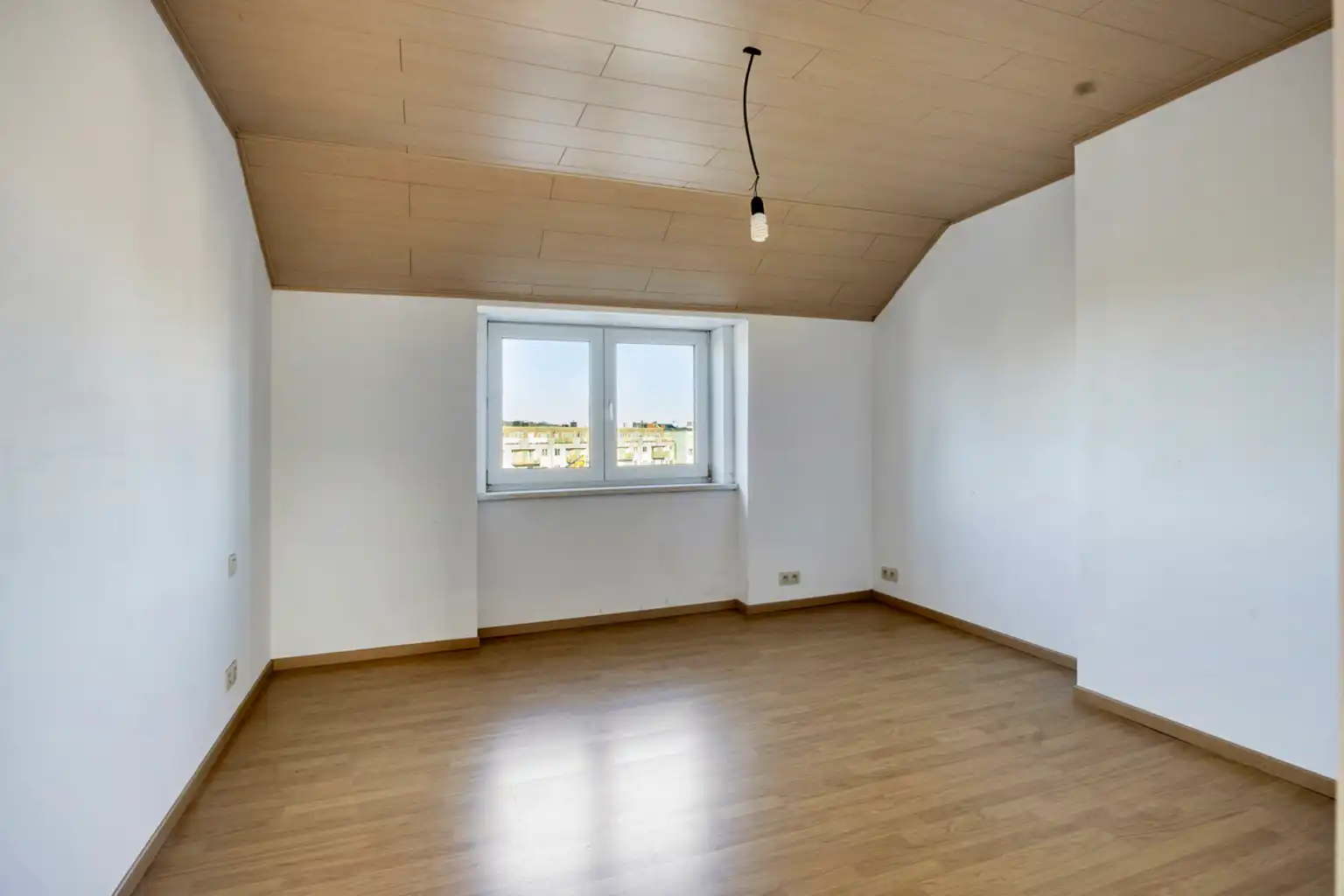 Uitstekend gelegen handelshuis met duplexwoonst  foto 20