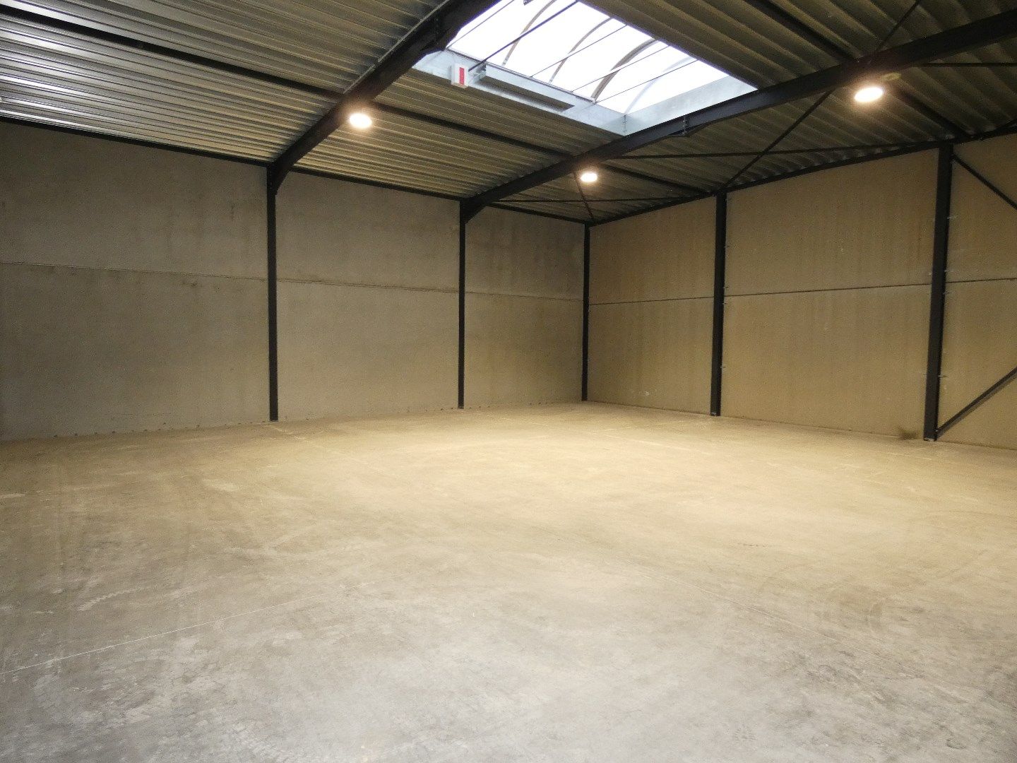 Loods (225 m²) met sectionaalpoort en parking, Torhout foto 13