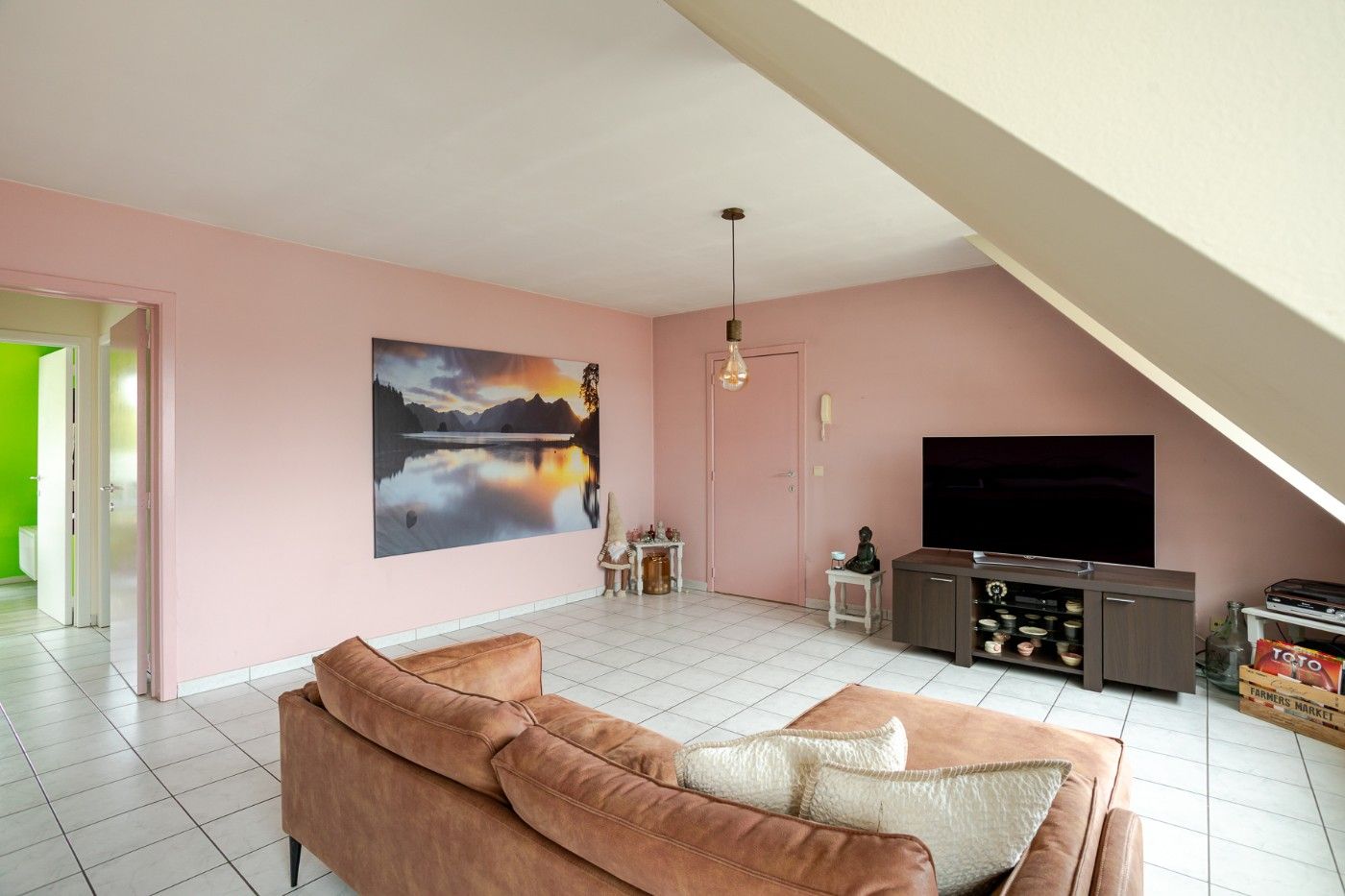 Gezellig, instapklaar dakappt. met 2 slpk. en ruim balkon foto 5