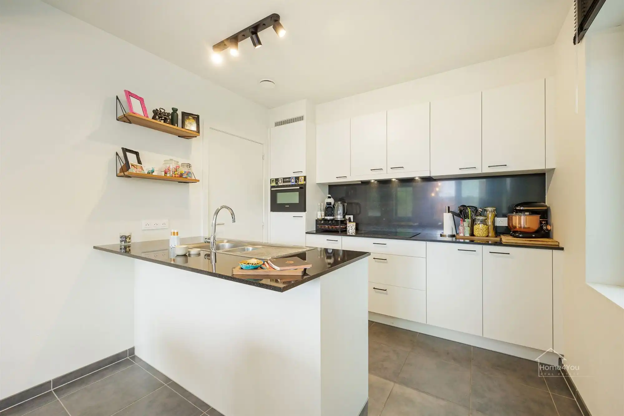 Recent Instapklaar Appartement te Lier + garage foto 7
