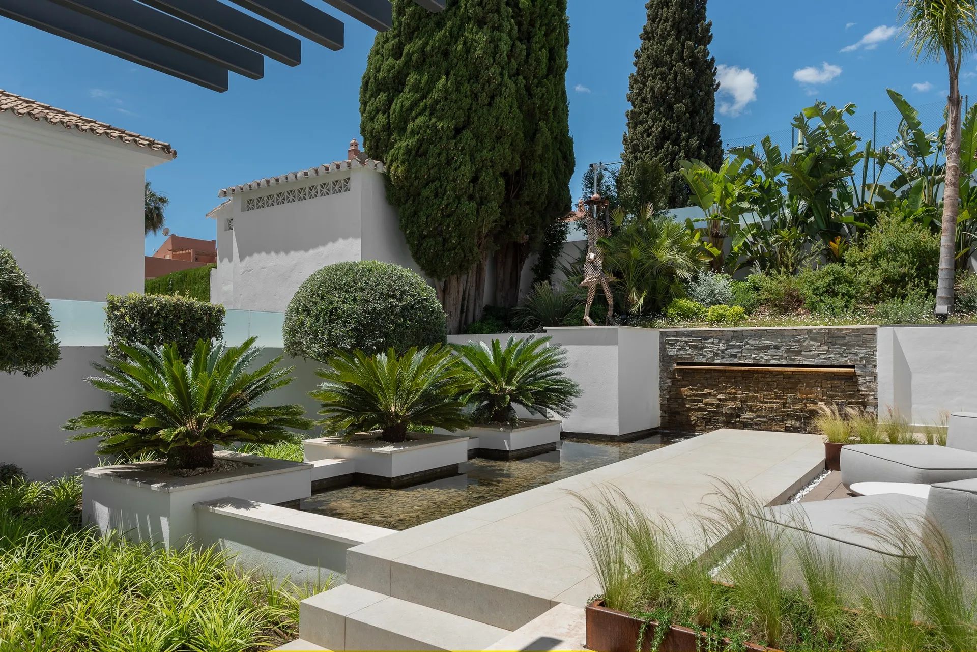 Unieke villa met schitterend uitzicht over de greens -  eigentijds ontwerp met een Andalusisch tintje foto 8