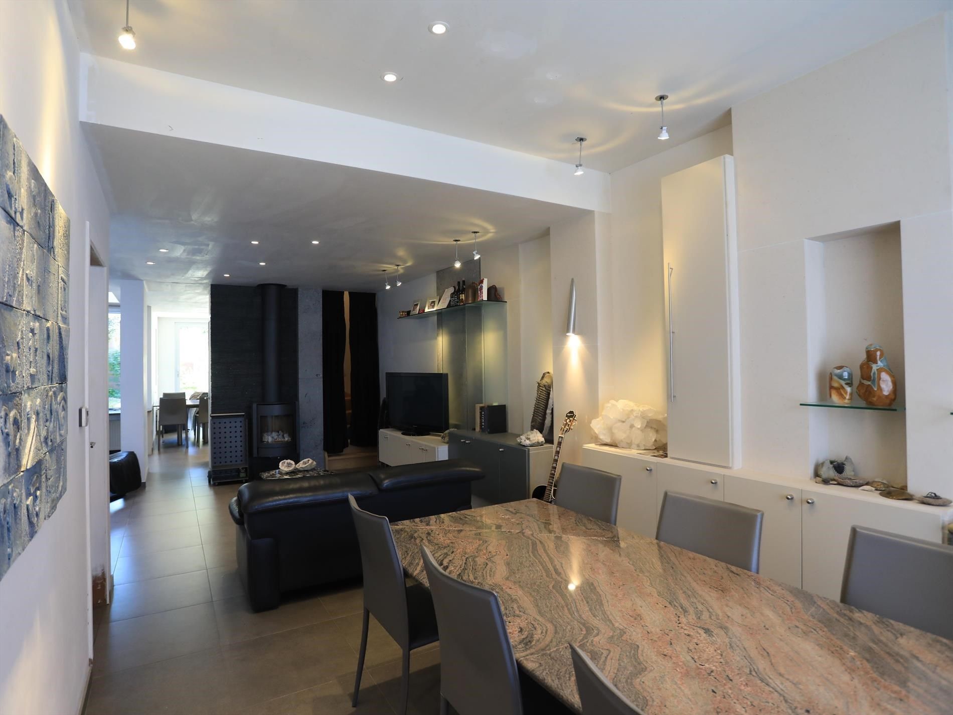 Zeer verzorgde woning met 2 slaapkamers - vlakbij het centrum van Izegem foto 2