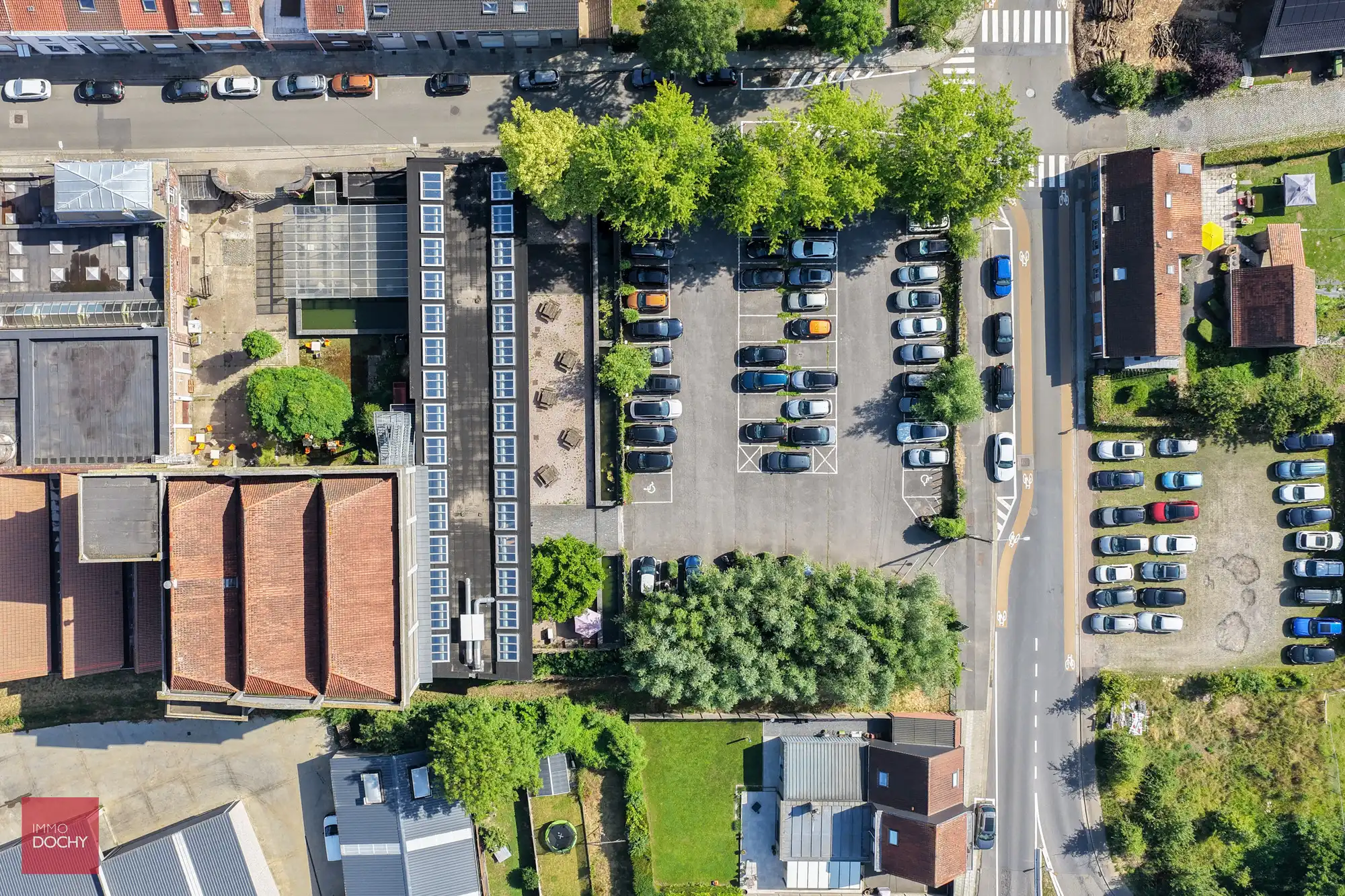 Volledig ingericht ruim kantoorgebouw foto 19