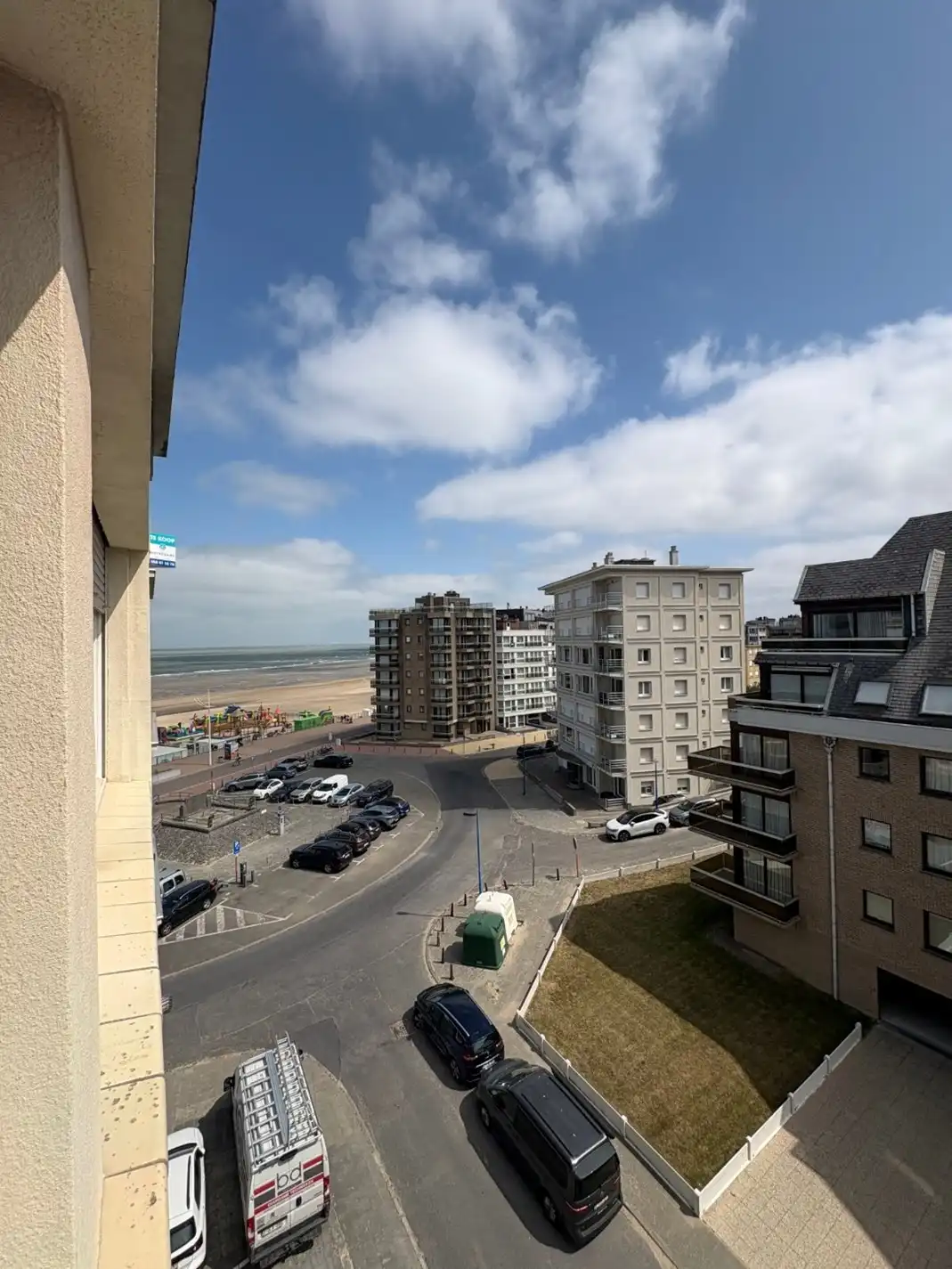Volledig gerenoveerd appartement met parkeerplaats en lateraal zeezicht te Koksijde foto 15