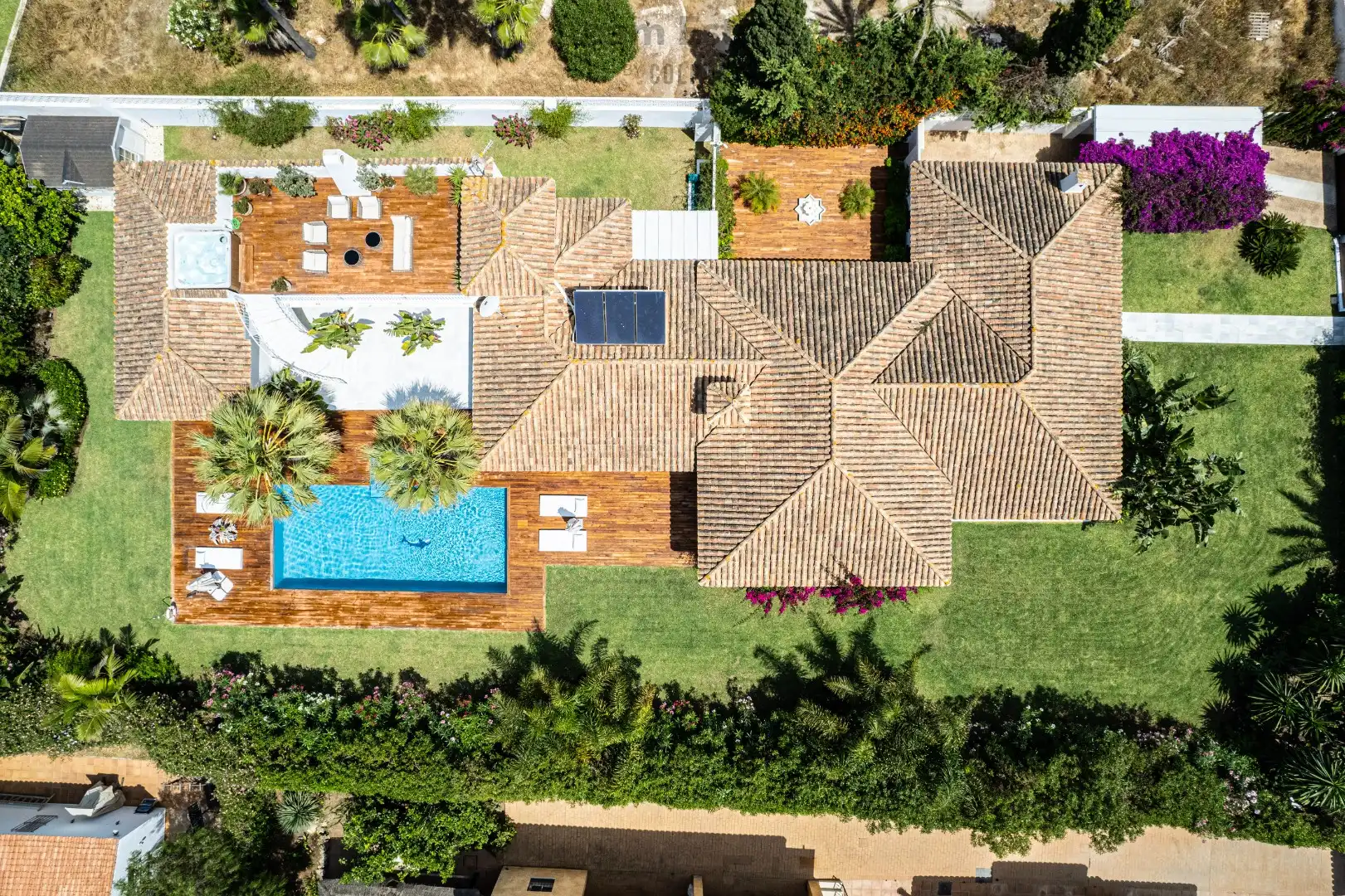 Charmante en gezellige villa vlakbij zee te Marbesa, Marbella Oost. foto 14