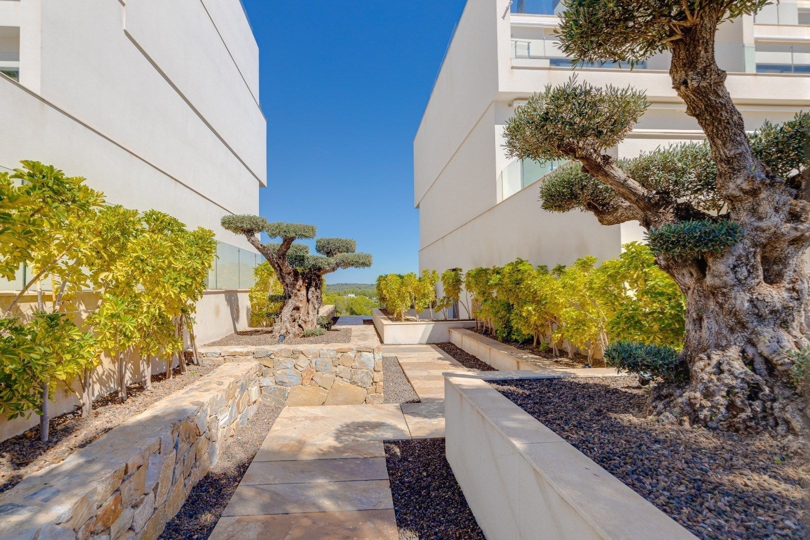 Perfect gelegen penthouse met zeezicht te Las Colinas (Alicante) foto 16