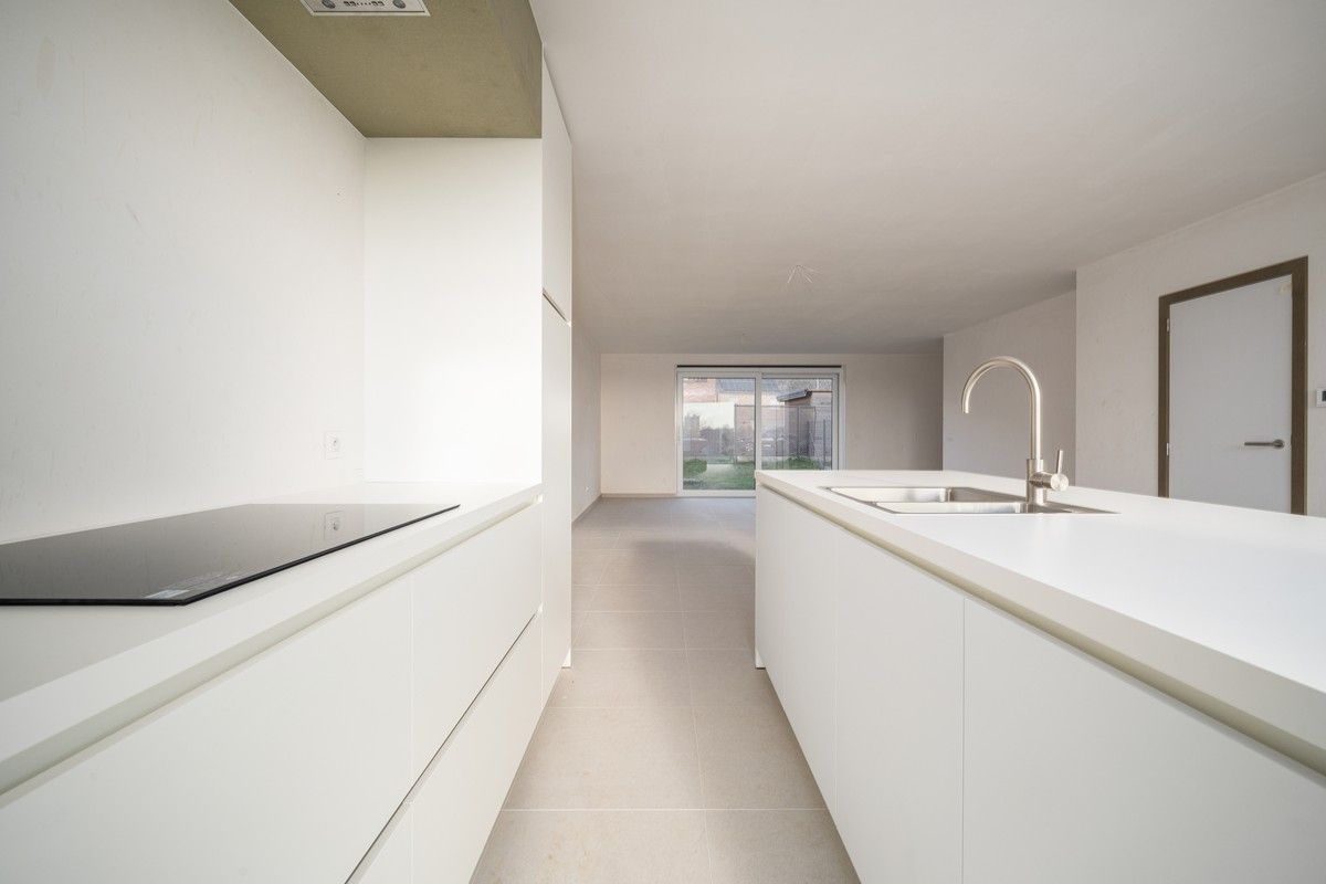 Moderne nieuwbouwwoning gelegen in Rumbeke foto 2