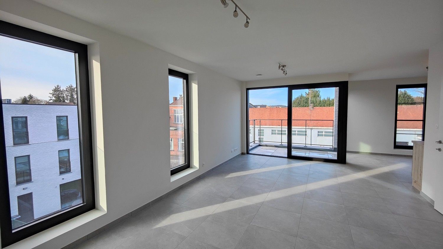 Recent appartement met 2 slpks en terras + garage foto 5