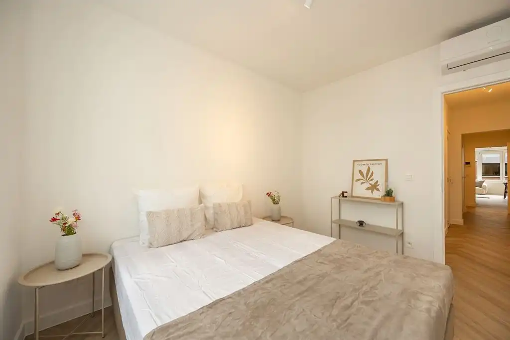 Gerenoveerd appartement met 2 slaapkamers foto 14