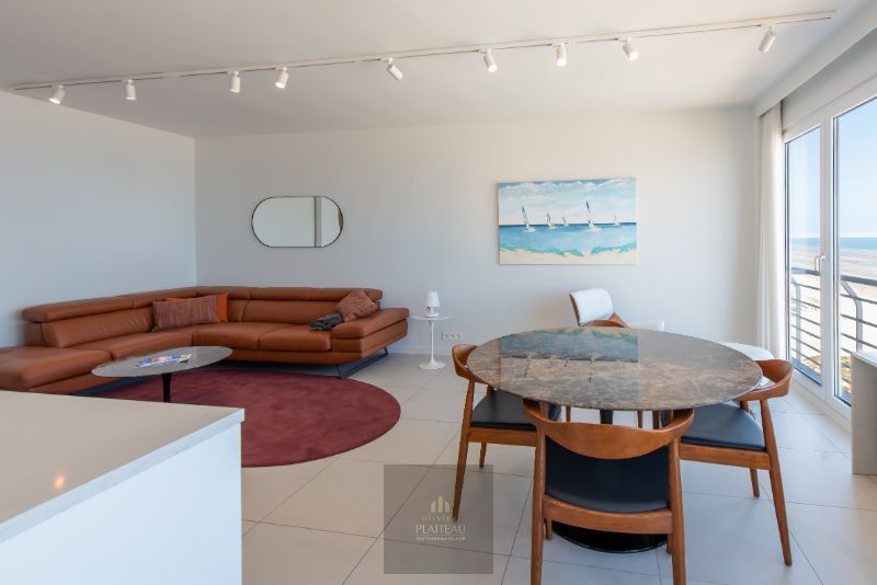 Volledig vernieuwd instapklaar 3 slpk-appartement op de zeedijk. foto 9