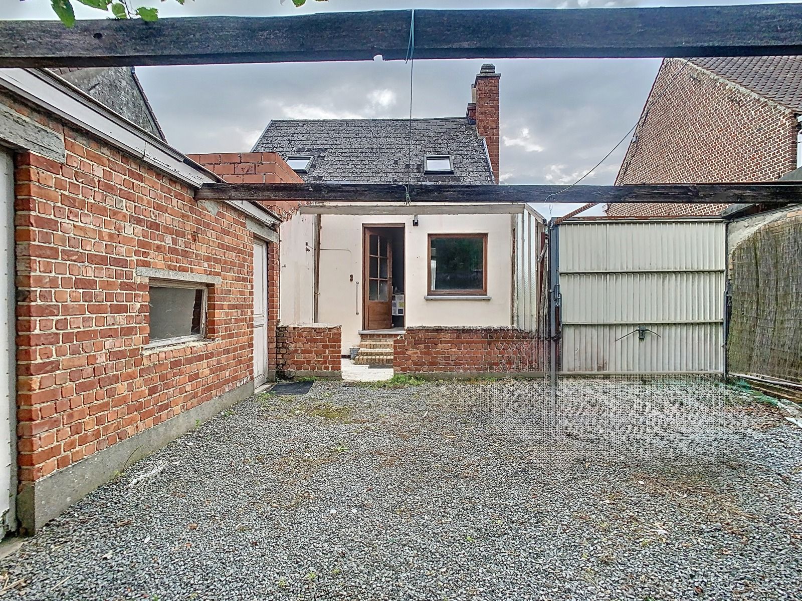 Te renoveren open bebouwing in een landelijke omgeving! foto 12